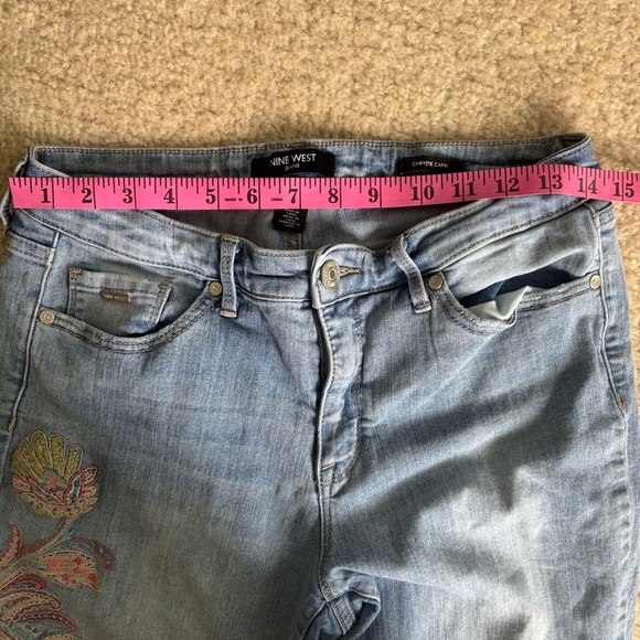 Nine West, Denim Embroidered Capri Pants, Size 10 - Picture 5 of 6